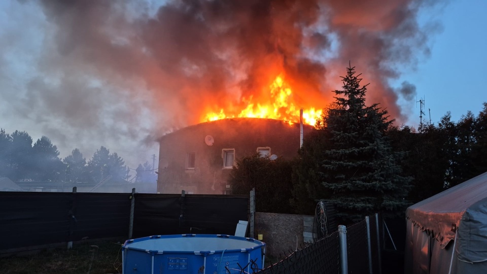 Działania strażaków trwają/fot. KM PSP Bydgoszcz