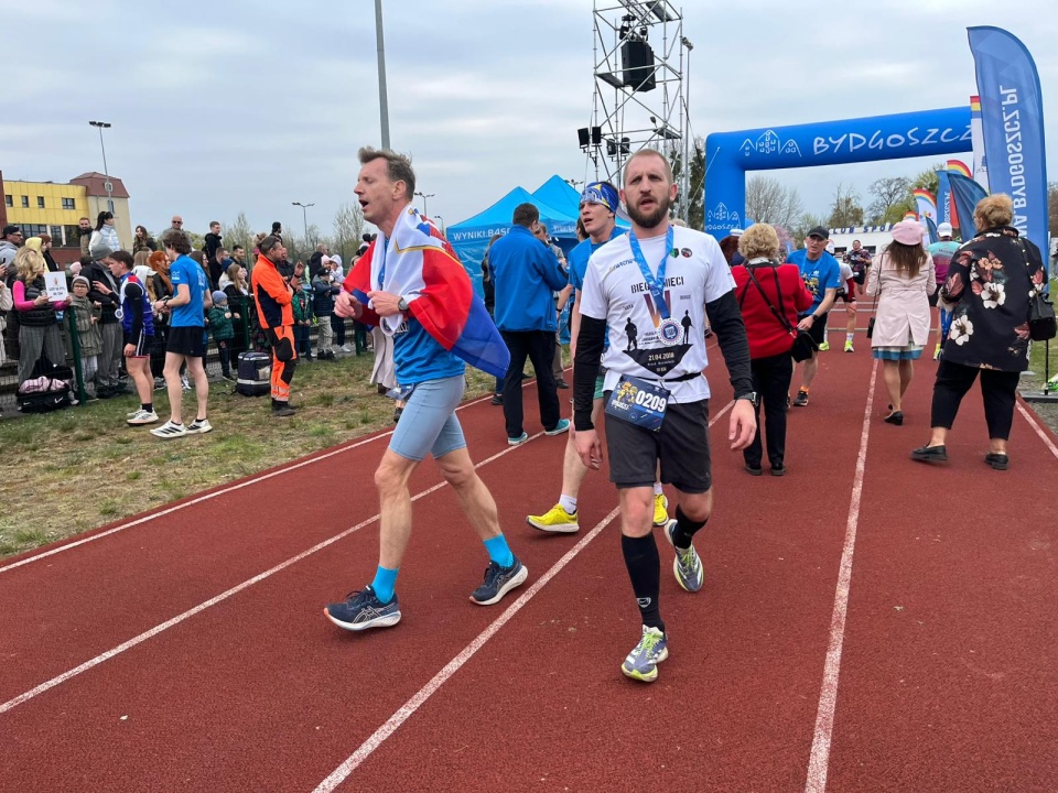 Każdy z uczestników mógł liczyć na pamiątkowy medal. / Fot. Patryk Głowacki