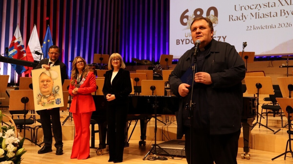 Ks. Sławomir Bar otrzymał tytuł „Bydgoszczanina Roku". / Fot. Tatiana Adonis