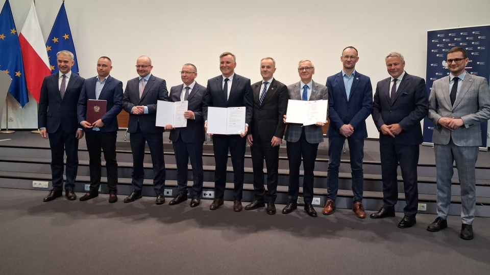 W Kujawsko-Pomorskim Urzędzie Wojewódzkim podpisano umowy w ramach programu „Cyberbezpieczne Wodociągi”/fot. Agata Raczek