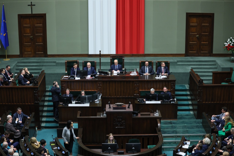 Posłowie na sali plenarnej Sejmu/fot. Leszek Szymański, PAP