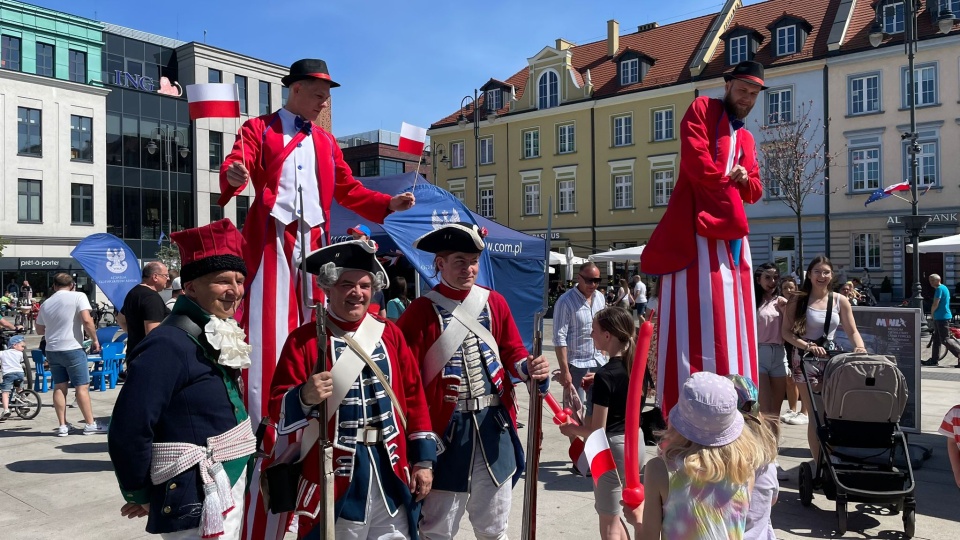 W regionie trwa święto dorosłego i małego patrioty. Wszędzie biało-czerwona! [zdjęcia, wideo, relacje]