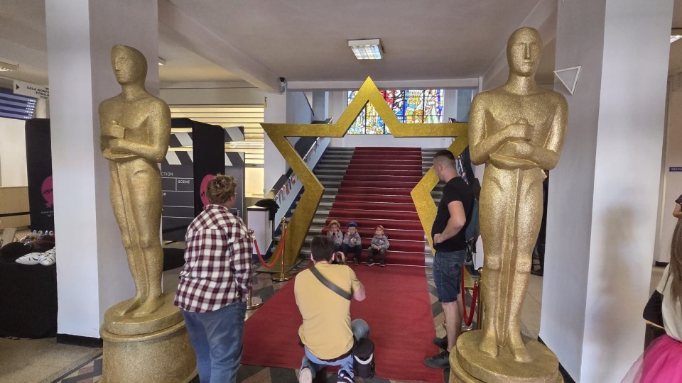 O małym i dużym ekranie w Toruniu. Plac Teatralny zamienił się w świat kina [zdjęcia i wideo]