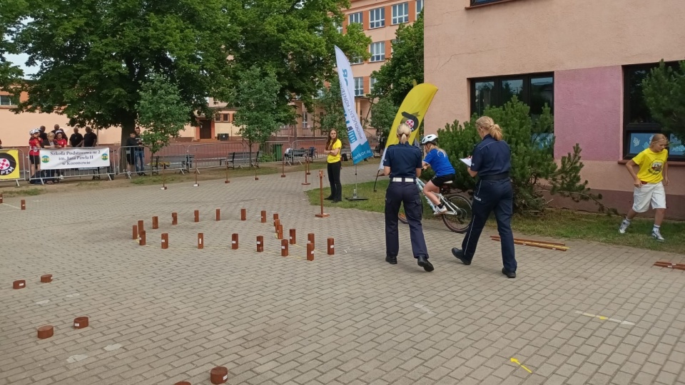 Nastolatkowie z całego kraju kręcą precyzyjne kółka na turnieju w Koronowie. To już finał! [zdjęcia i wideo]