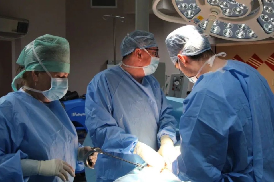 Specjaliści z Oddziału Klinicznego Ginekologii Onkologicznej Centrum Onkologii w Bydgoszczy usunęli ogromnego guza jajnika/Fot. Centrum Onkologii w Bydgoszczy