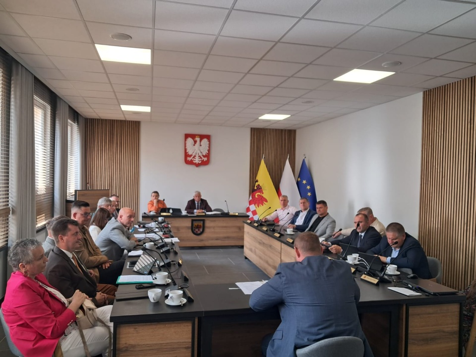 Podczas nadzwyczajnej sesji mogileńscy radni zagłosowali za przyznaniem mogileńskiej lecznicy pożyczki/ Fot. Marcin Glapiak