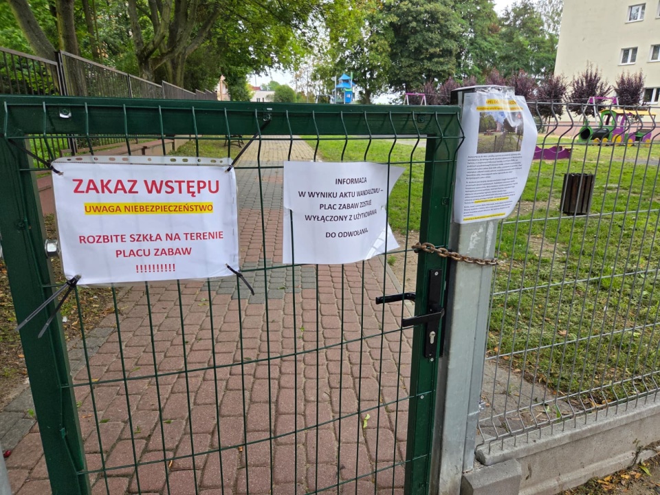 Piaskownica pełna szkła! Bezwzględny zakaz wstępu na plac zabaw w Świeciu [AKTUALIZACJA]