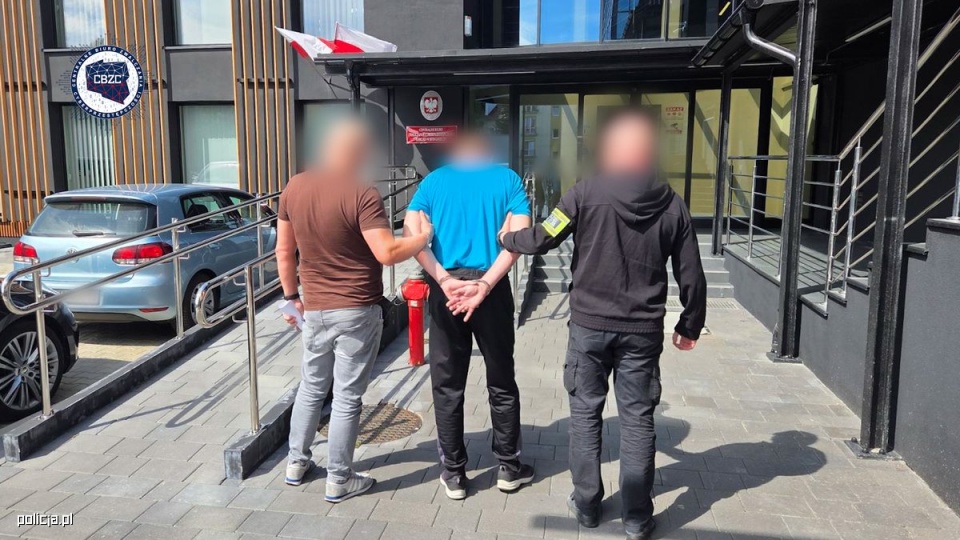 Nawoływał w Internecie do zabijania policjantów i członków ich rodzin/fot. Policja.pl