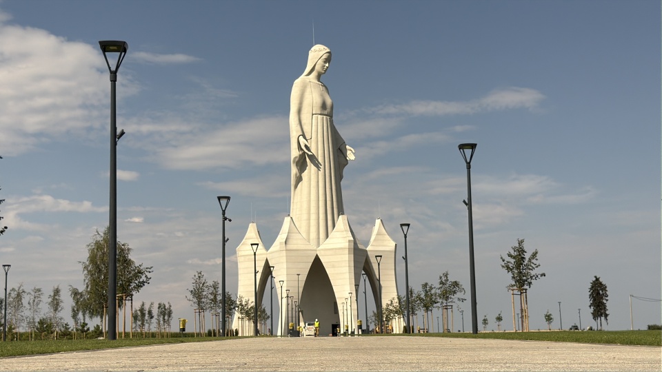 Pomnik Matki Boskiej w Kontopiu ma 55,6 m wysokości. / Fot. Tomasz Bielicki / archiwum