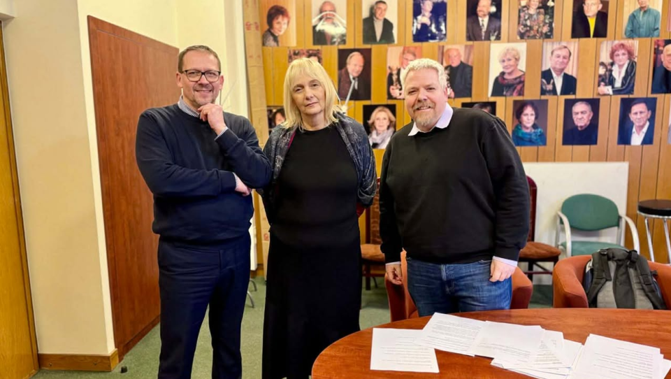 Od lewej: redaktor naczelny PR PiK Cezary Wojtczak oraz autorzy audiodokumentu Żaneta Walentyn i Michał Słobodzian/fot. Archiwum