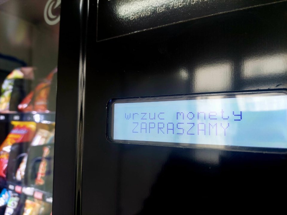 Automaty z przekąskami nie znikną ze szkół. / Fot. Dorota Witt