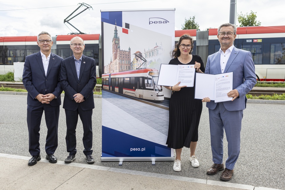 Umowa na najdłuższe w Polsce tramwaje podpisana. / Fot. Piotr Wittman/ gdansk.pl