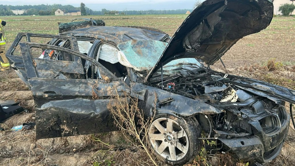 Dachowanie samochodu w miejscowości Kamienna. / Fot. KM PSP we Włocławku