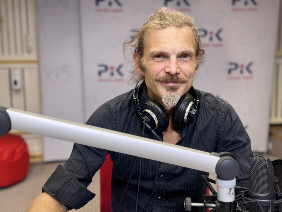 Stefan Plewniak w studiu Polskiego Radia PiK. / Fot. Magda Jasińska