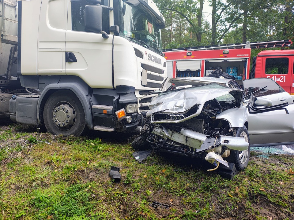 Wypadek na DW240 pod Tucholą. /fot. KP PSP w Tucholi